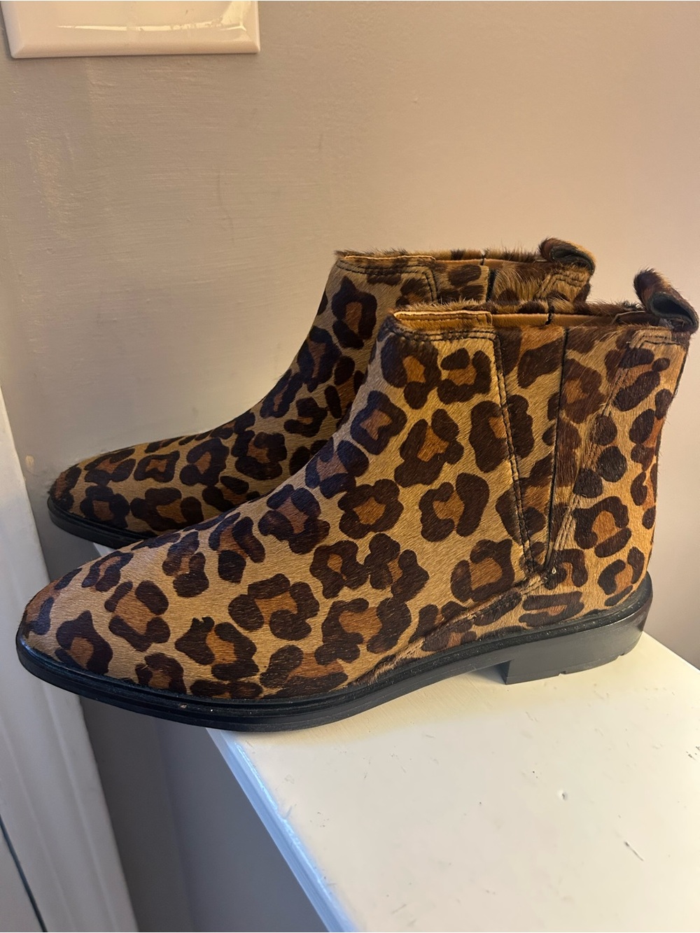 NEW Via Spiga Calf Hair Leopard Print Booties Size 6